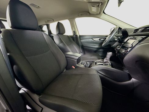 Used 2021 Nissan Rogue Sport S image 28