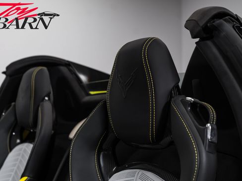 Used 2021 Chevrolet Corvette Stingray Premium Conv w/ Z51 Performance Package RWD image 32