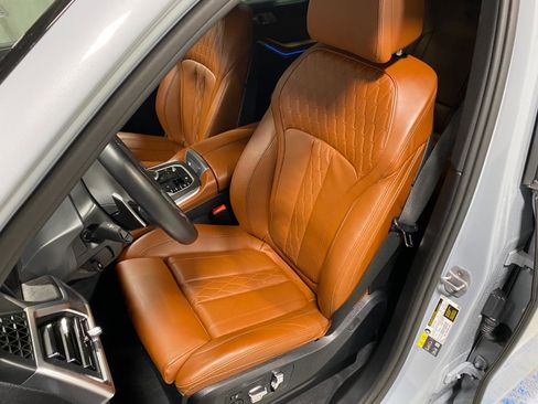 Used 2025 BMW X5 xDrive50e w/ M Sport Package image 13