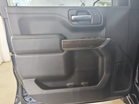 Used 2020 Chevrolet Silverado 1500 RST AWD/4WD image 31