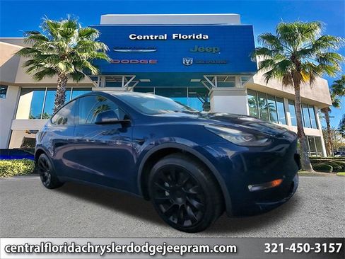 Used 2020 Tesla Model Y Long Range image 1
