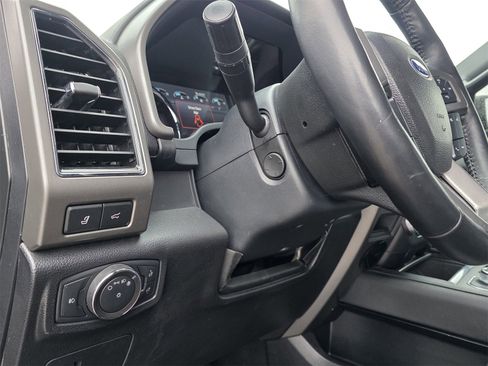 Used 2021 Ford Expedition XLT image 14