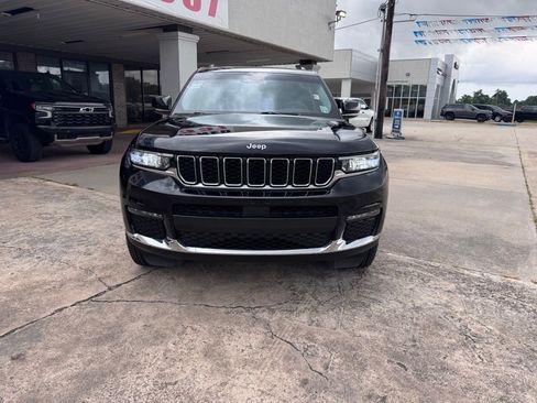 Used 2023 Jeep Grand Cherokee L Limited AWD/4WD image 9
