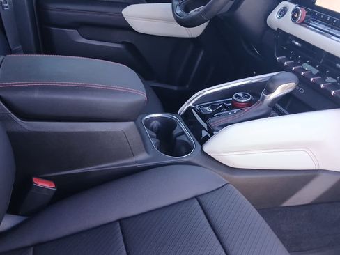 Used 2023 GMC Canyon AT4X image 60