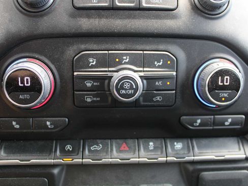 Certified 2022 Chevrolet Silverado 1500 LT AWD/4WD image 16