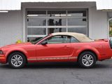 Used 2005 Ford Mustang Deluxe image 3