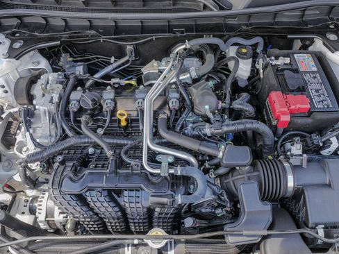 Used 2025 Nissan Altima 2.5 SV FWD image 31