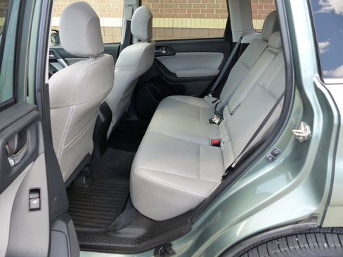 Used 2014 Subaru Forester 2.5i Limited AWD/4WD image 39