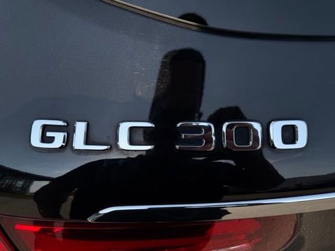 Used 2018 Mercedes-Benz GLC 300 4MATIC image 6
