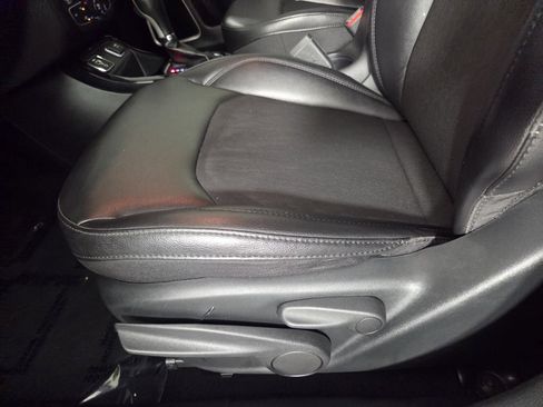 Used 2020 Jeep Compass Latitude FWD image 11