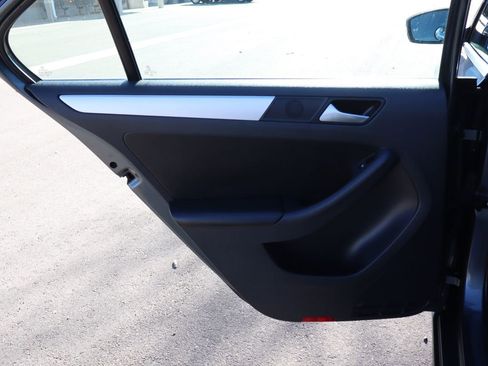 Used 2013 Volkswagen Jetta SE image 24