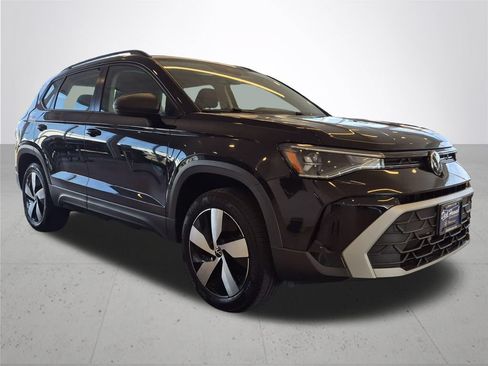 Used 2025 Volkswagen Taos S AWD/4WD image 5
