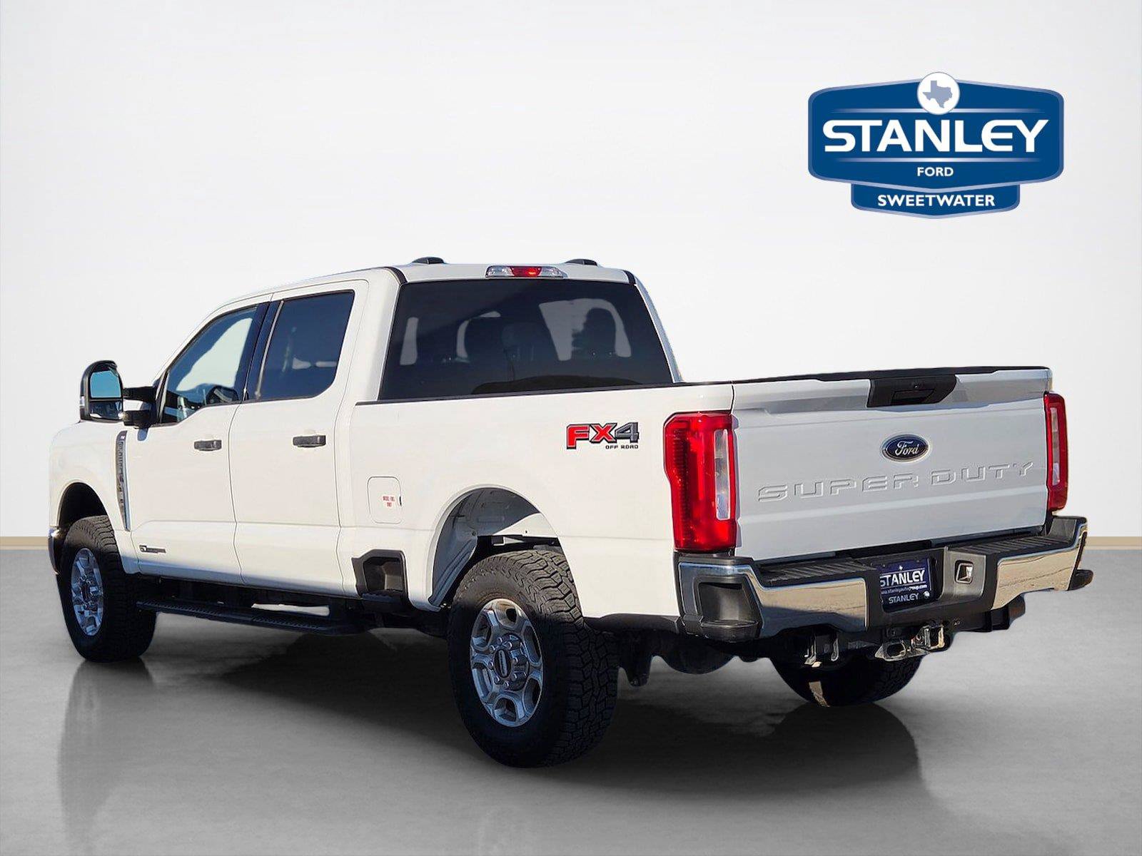 Used 2025 Ford F250 XLT w/ FX4 Off-Road Package AWD/4WD image 5