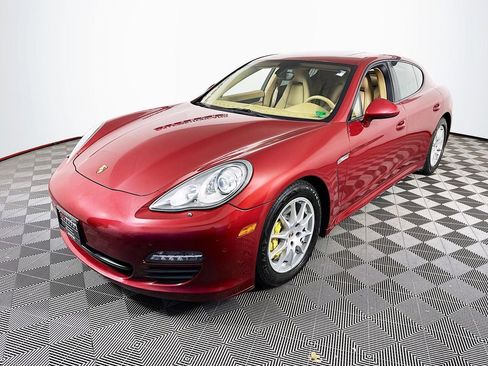 Used 2013 Porsche Panamera 4 image 3