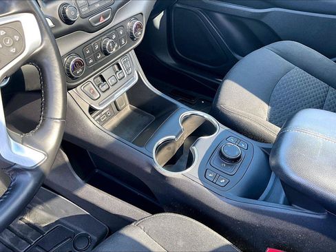 Used 2018 GMC Terrain SLE w/ Driver Convenience Package AWD/4WD image 16