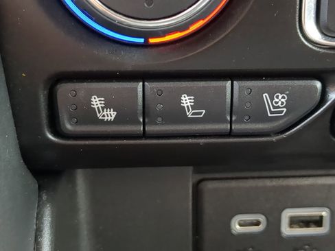 Used 2021 Chevrolet Tahoe Premier w/ Premium Package image 22