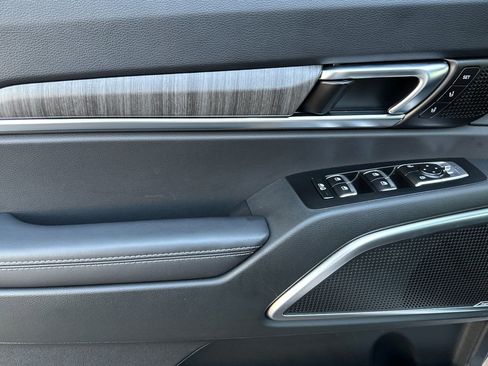 Used 2025 Kia Telluride SX image 11