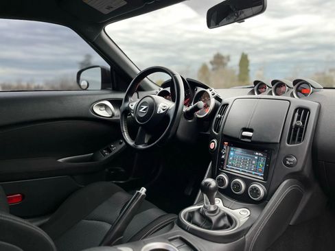 Used 2013 Nissan 370Z Touring w/ Sport Pkg image 16