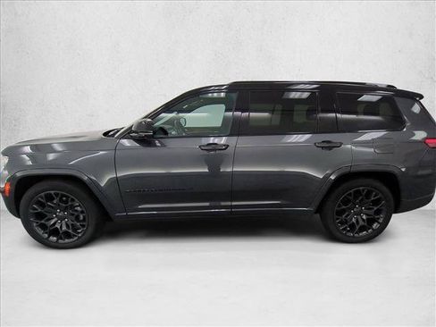Used 2023 Jeep Grand Cherokee L Summit AWD/4WD image 9