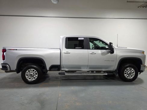 Used 2022 Chevrolet Silverado 2500 LT w/ Convenience Package AWD/4WD image 6
