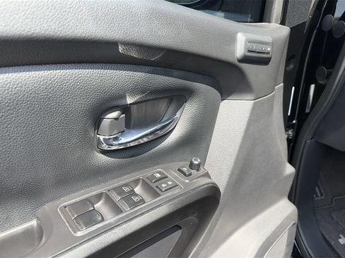 Used 2021 Nissan Titan PRO-4X w/ Pro-4x Convenience Package AWD/4WD image 28