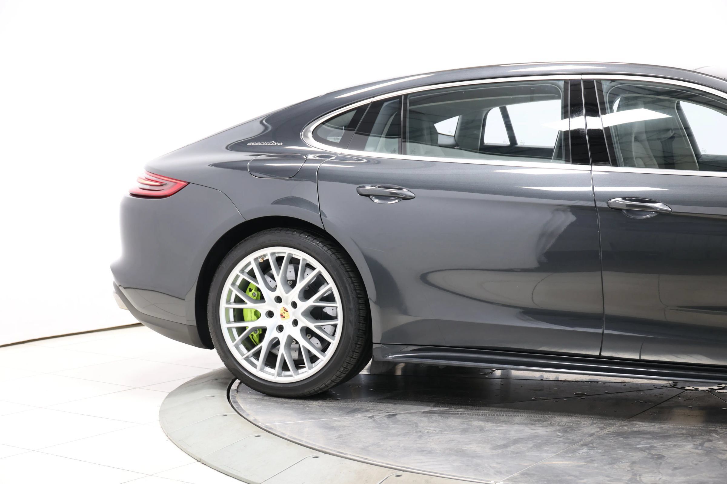 Used 2018 Porsche Panamera Turbo S Executive w/ Assistance Package AWD/4WD image 86