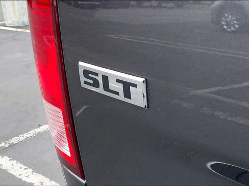 Used 2022 RAM 1500 Classic SLT RWD image 17