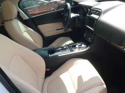 Used 2018 Jaguar XE image 26