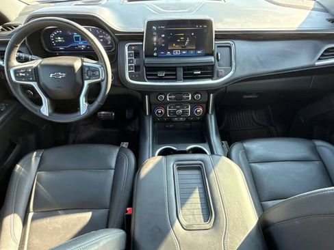 Used 2022 Chevrolet Suburban Z71 w/ Z71 Off-Road Package AWD/4WD image 11
