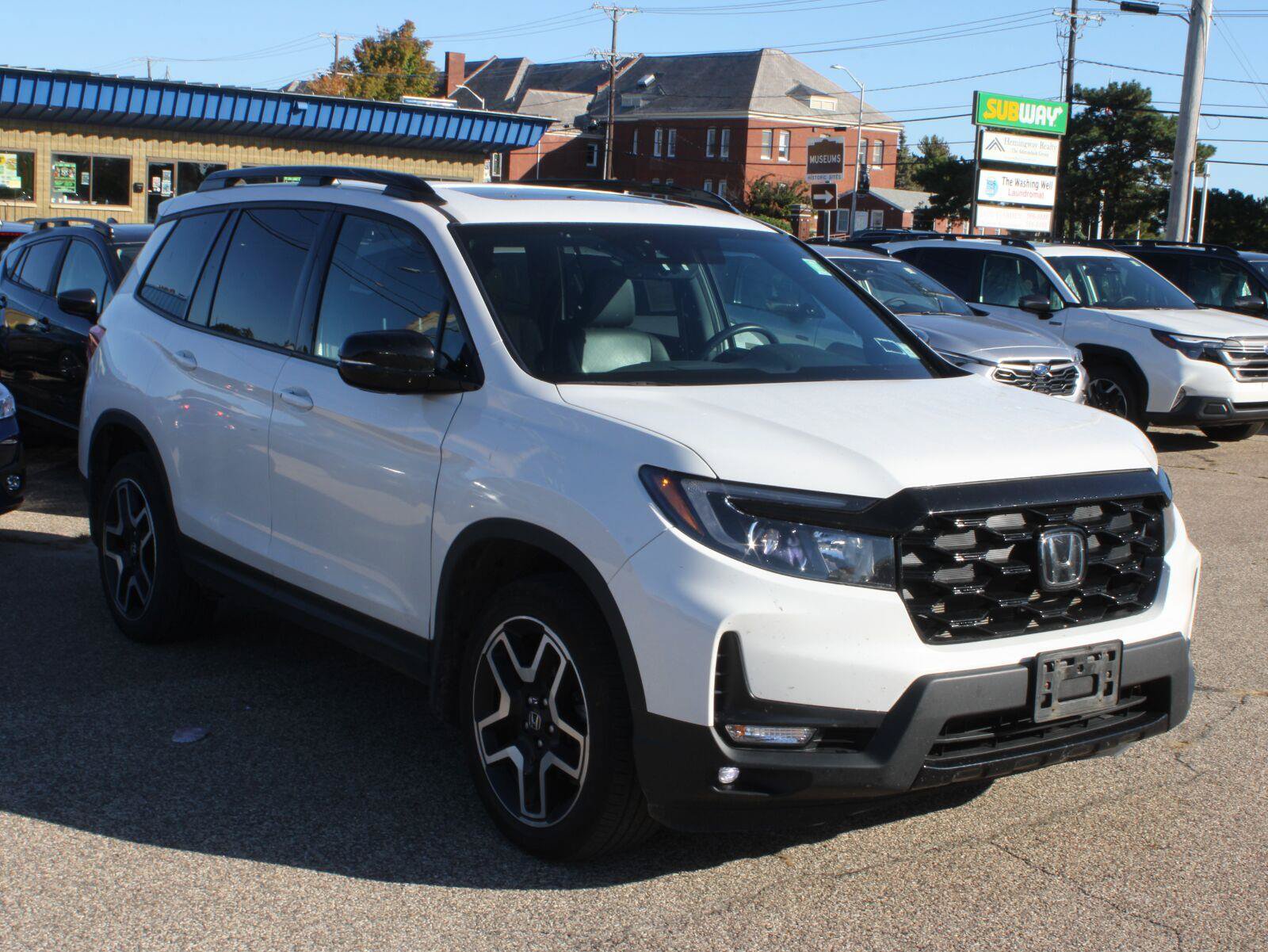 Used 2023 Honda Passport Elite image 3