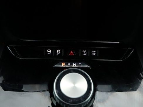 Used 2024 Jeep Wagoneer 4DR 2WD image 19