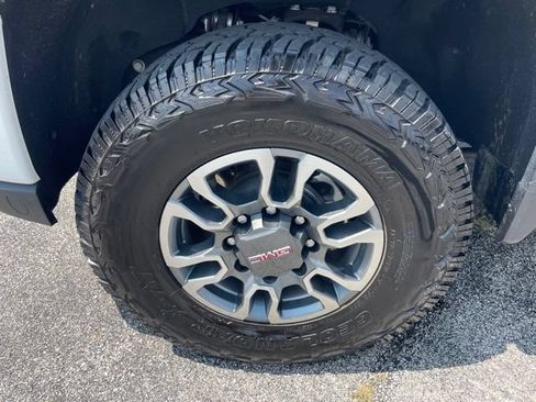 Used 2022 GMC Sierra 2500 AT4 AWD/4WD image 42