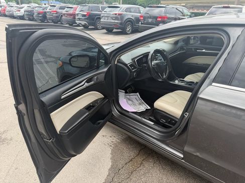 Used 2017 Ford Fusion Titanium FWD image 9