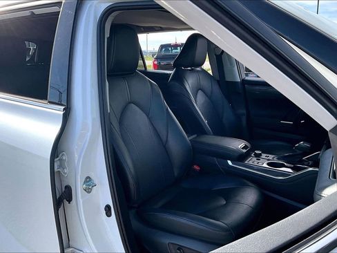 Used 2023 Toyota Highlander Limited AWD/4WD image 7