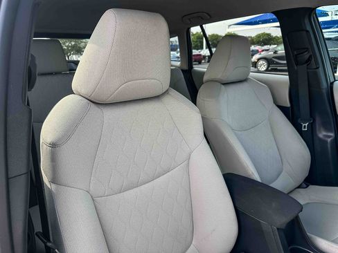 Used 2023 Toyota Corolla Cross LE FWD image 24