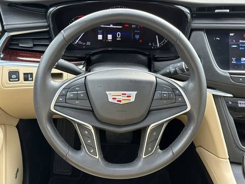 Used 2018 Cadillac XT5 Luxury w/ Driver Awareness Package FWD image 15