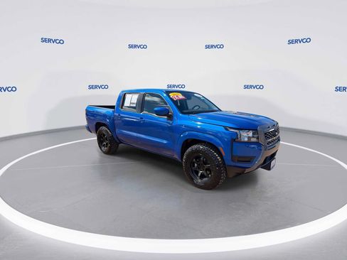 Used 2025 Nissan Frontier SV RWD image 2