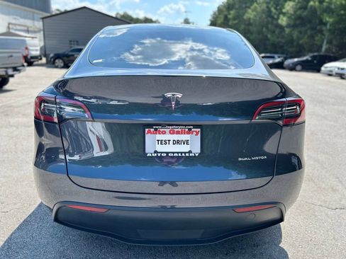 Used 2025 Tesla Model Y Long Range AWD/4WD image 6