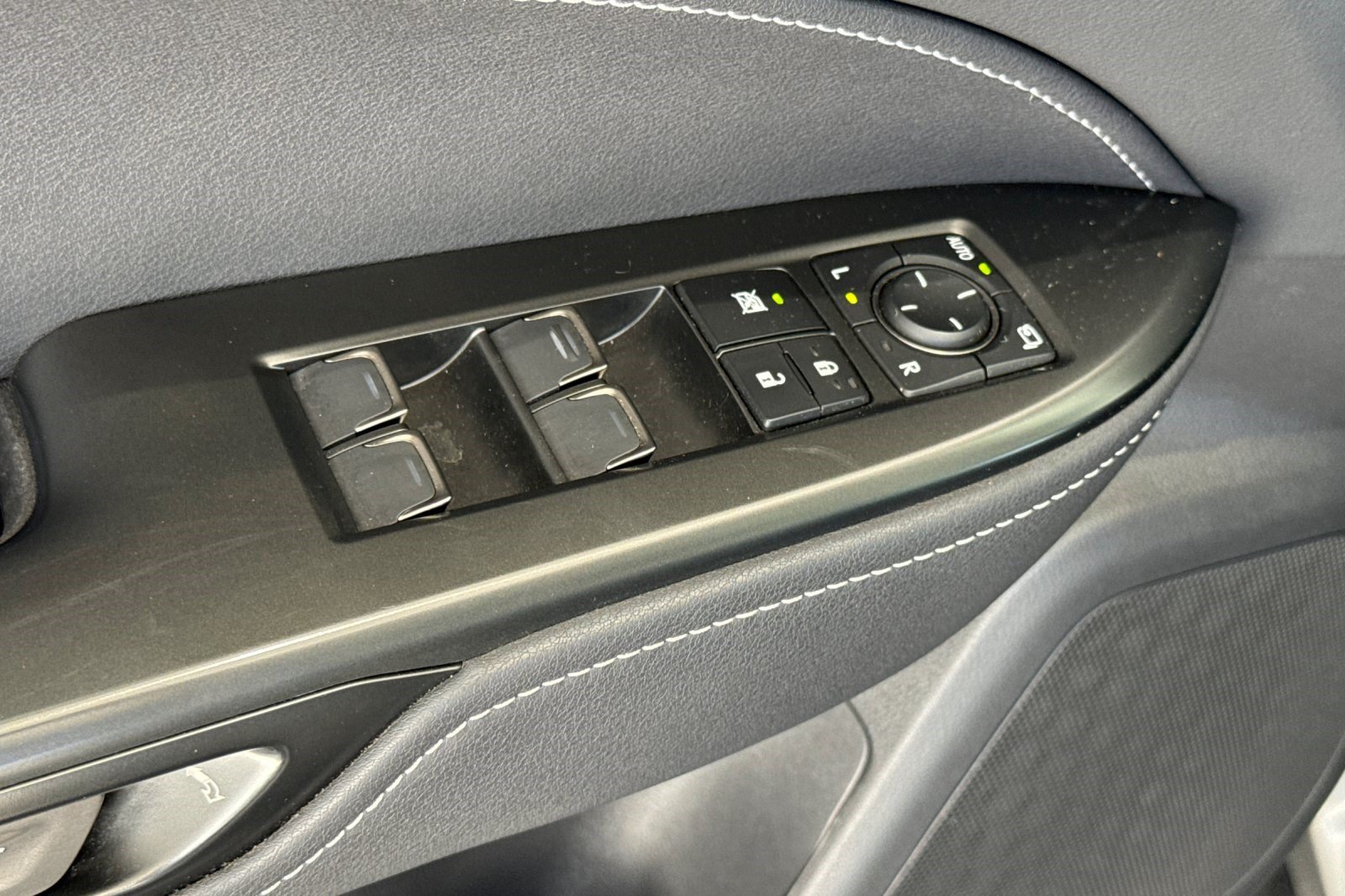 Used 2026 Lexus NX 350h AWD w/ Accessory Package (2T) image 13