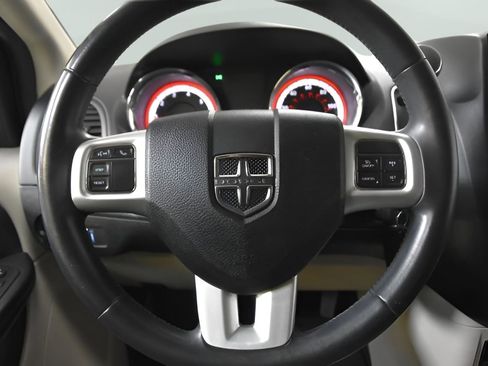 Used 2017 Dodge Grand Caravan SE w/ Power Window Group image 19