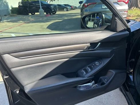 Used 2018 Honda Accord Sport image 7
