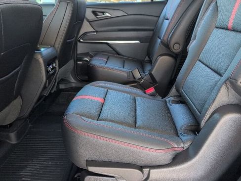 New 2026 Chevrolet Traverse RS w/ LPO, Floor Liner Package image 7