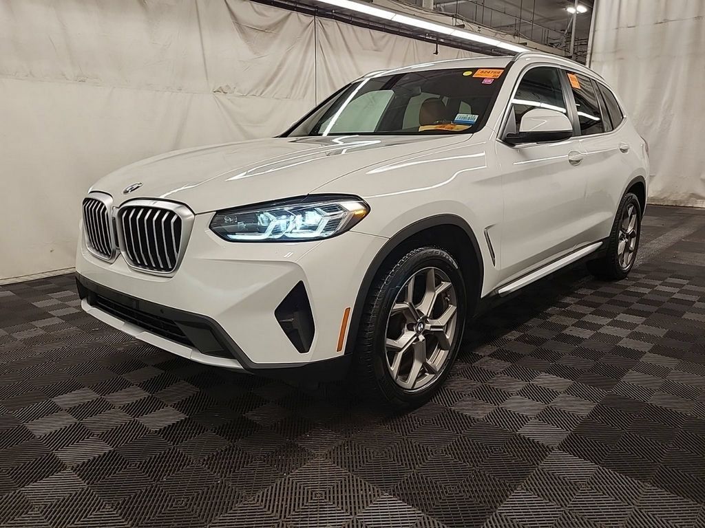 Used 2023 BMW X3 xDrive30i AWD/4WD image 2