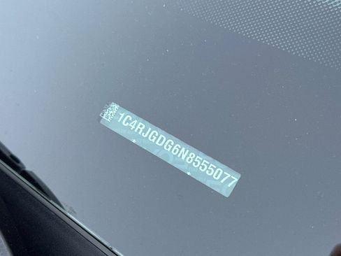 Used 2022 Jeep Grand Cherokee Overland w/ Luxury Tech Group IV image 17