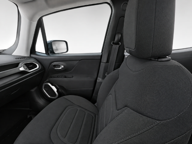 Used 2021 Jeep Renegade Latitude w/ Sun & Sound Group FWD image 18