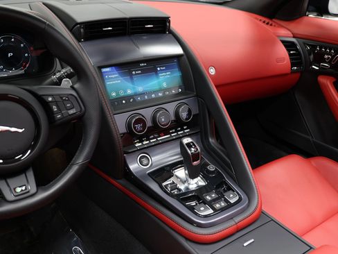 Used 2023 Jaguar F-TYPE R image 36