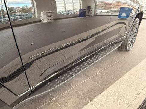 Certified 2024 Jeep Grand Cherokee L Summit image 57