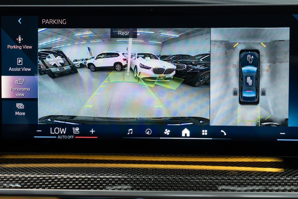Used 2023 BMW 760i xDrive AWD/4WD image 25