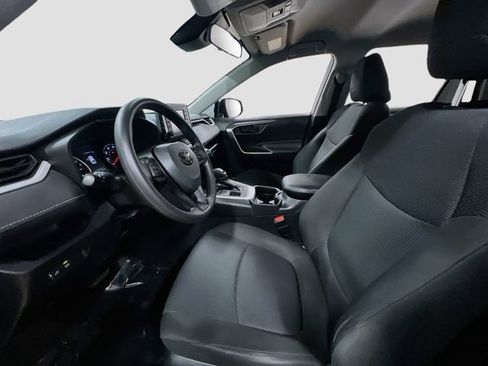Used 2021 Toyota RAV4 LE w/ Carpet Mat Package (TMS) AWD/4WD image 20