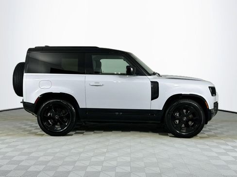Used 2023 Land Rover Defender 90 X-Dynamic SE image 4